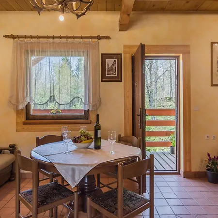 Tatil Evi Tranquil In Kvarner Near Kupa River